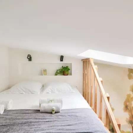 Superb And Design Near The Eiffel Tower פריז