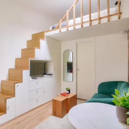 Superb And Design Near The Eiffel Tower 파리